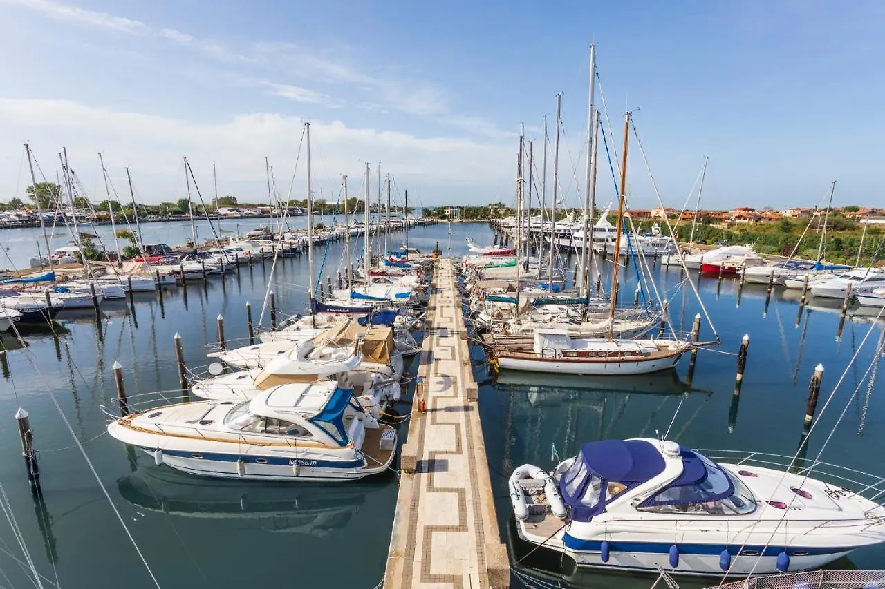 Porto Romano - The Marina Resort Fiumicino 4*,  Olaszország