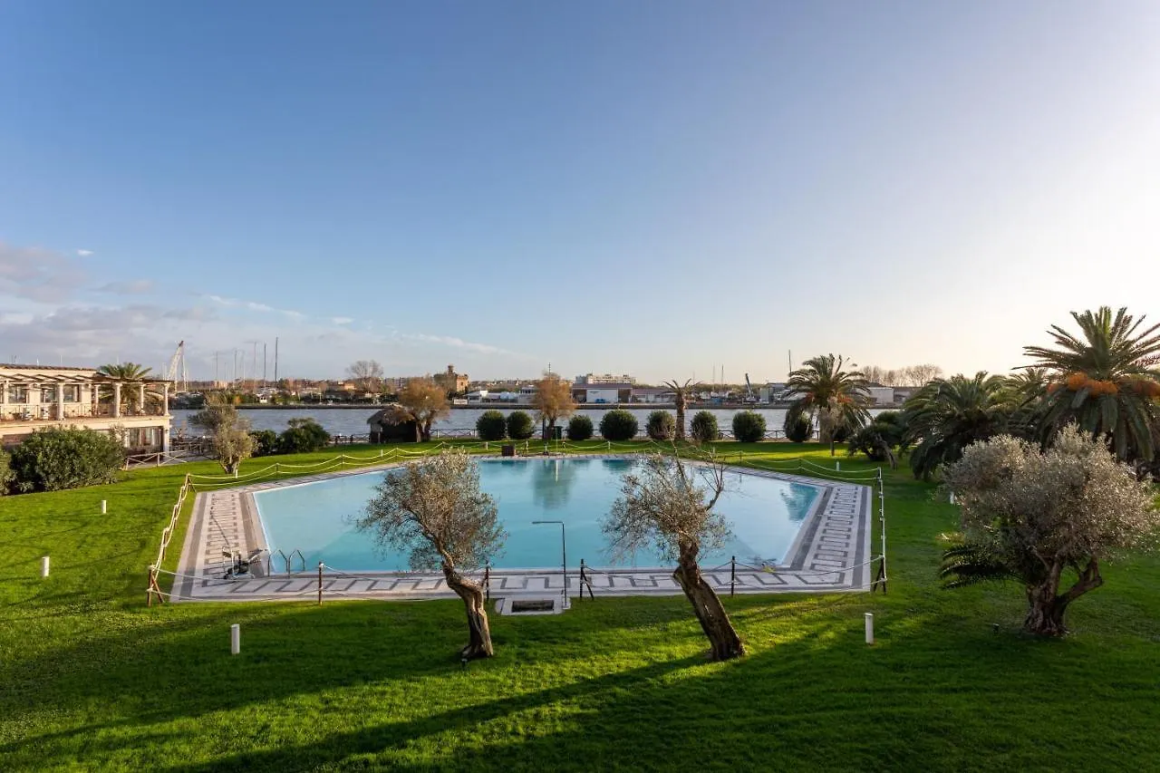 **** Szálloda Porto Romano - The Marina Resort Fiumicino Olaszország